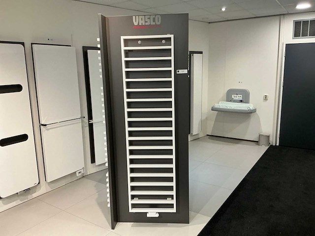 Vasco comfort bathline ba designradiator - afbeelding 1 van  4