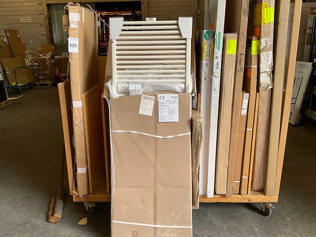 Vasco designradiator 173x60 cm - afbeelding 1 van  4