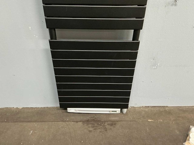 Vasco designradiator 180,5x50 cm - afbeelding 9 van  13