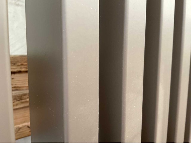 Vasco designradiator 38x181cm met handdoekhouder - afbeelding 3 van  5