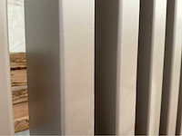 Vasco designradiator 38x181cm met handdoekhouder - afbeelding 3 van  5