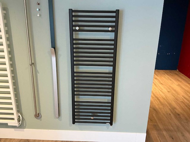 Vasco designradiator 50 x 136 cm - afbeelding 1 van  5