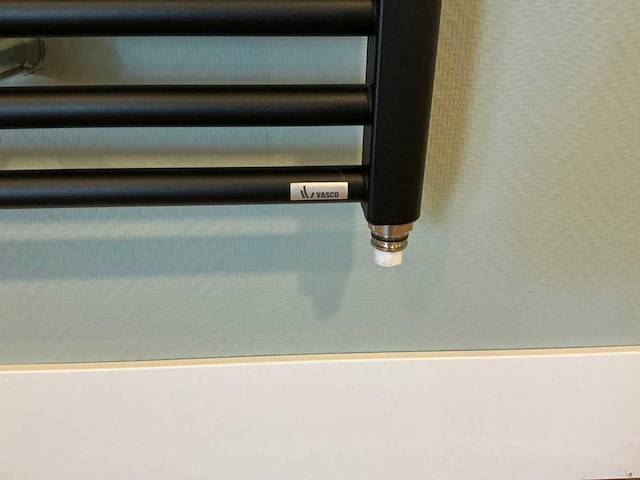 Vasco designradiator 50 x 136 cm - afbeelding 7 van  9