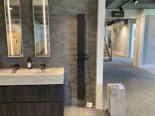 Vasco designradiator elektrisch - afbeelding 1 van  4