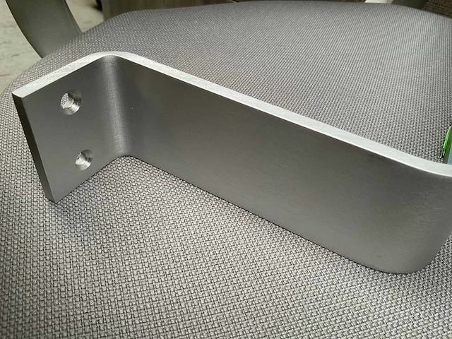 Vasco e-panel verticaal handdoekbeugel - afbeelding 2 van  2