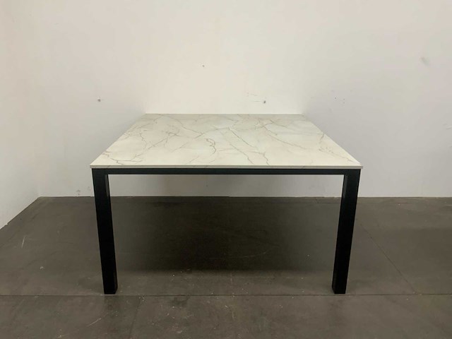 Vasco eetkamertafel 140 cm - afbeelding 1 van  5