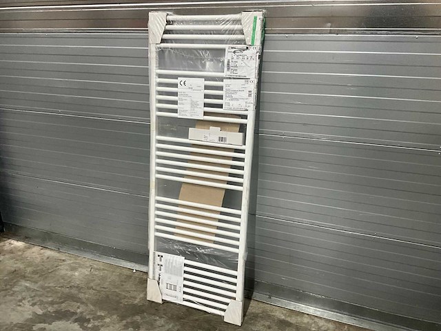 Vasco gk designradiator 600x1672 ral9016 875w (2x) - afbeelding 2 van  4