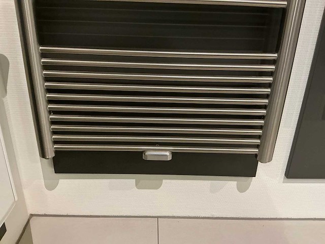 Vasco malva designradiator - afbeelding 2 van  3