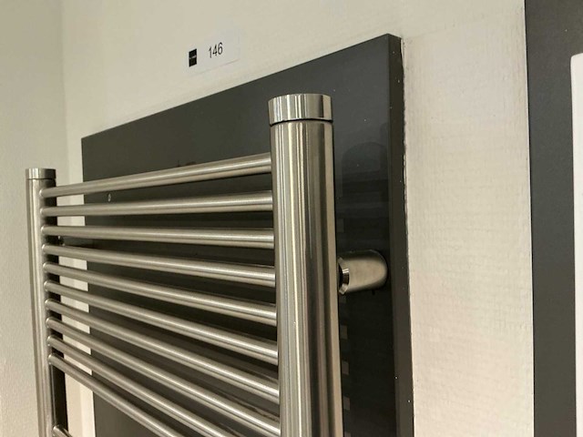 Vasco malva designradiator - afbeelding 3 van  3