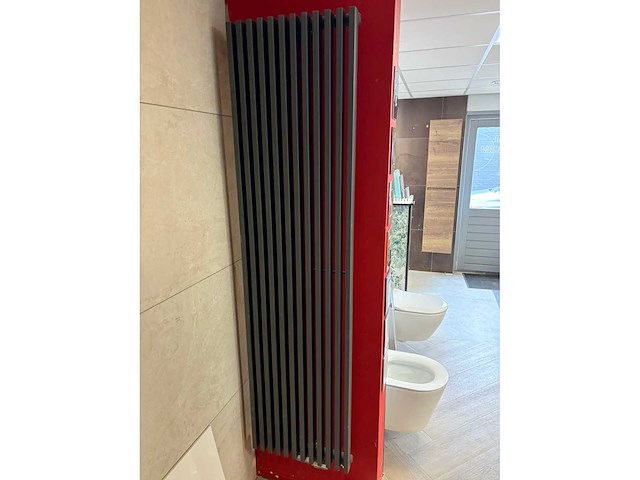 Vasco showroom designradiator - afbeelding 2 van  4