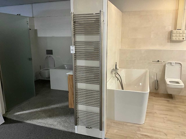 Vasco verticale designradiator - afbeelding 1 van  5