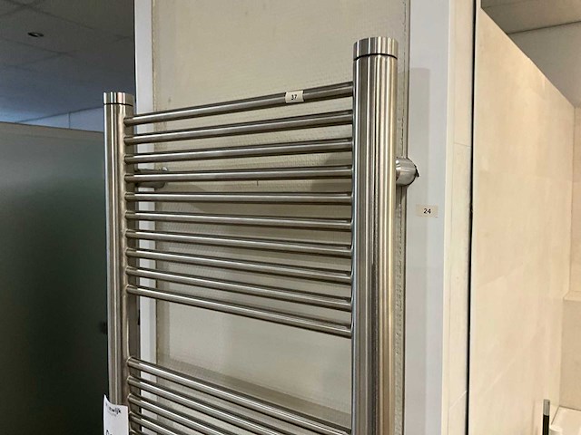 Vasco verticale designradiator - afbeelding 2 van  5