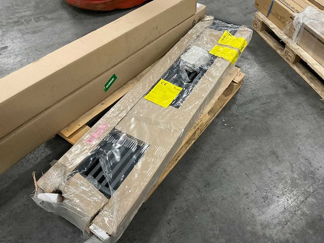 Vasco zana zv-1 designradiator 384x1800mm - afbeelding 3 van  4
