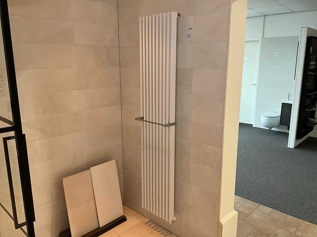 Vasco zana zv-1 verticale designradiator - afbeelding 1 van  7