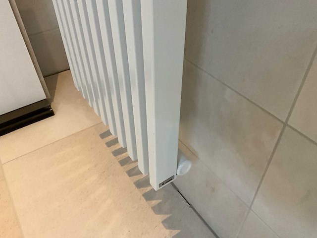 Vasco zana zv-1 verticale designradiator - afbeelding 5 van  7