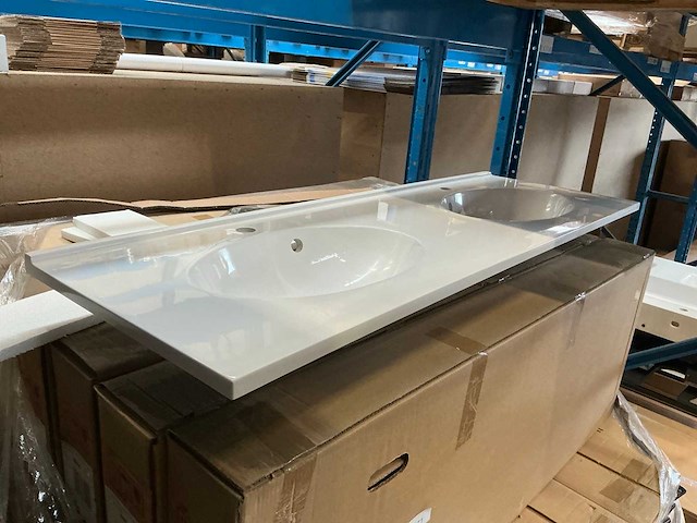 Vascques blanc wastafel (140cm) (24x) - afbeelding 1 van  4