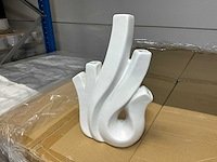Vase dana ceramic l.16,5xw.7,3xh.24,5cm (240x) - afbeelding 1 van  3