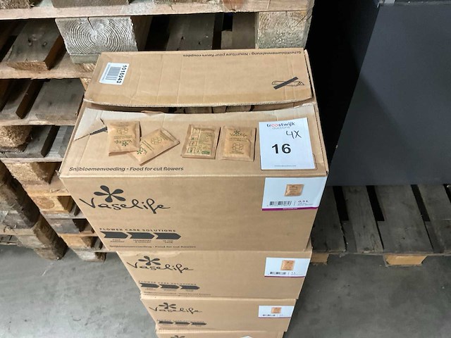 Vaseline universal cut flower food bloemvoeding in zakjes (4x) - afbeelding 2 van  7