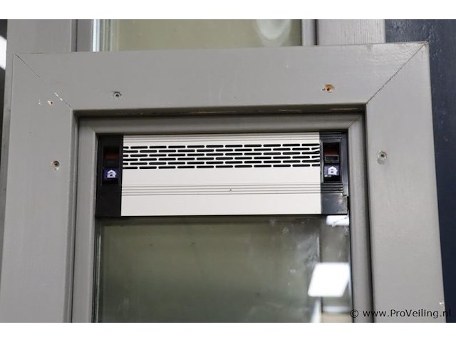 Vast raam met ventilatierooster wp07 24_500781 - afbeelding 5 van  6
