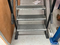 Vaste trap 13 tredes hoog:295cm - afbeelding 1 van  2