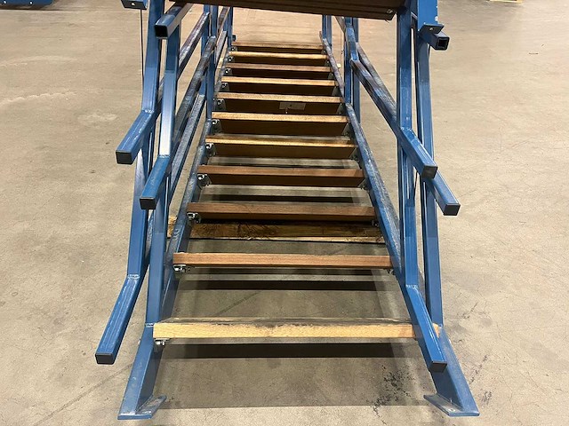 Vaste trap 3550x890mm (2x) - afbeelding 10 van  10