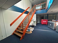 Vaste trap incl. leuning en balustrade - afbeelding 1 van  6