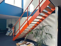 Vaste trap incl. leuning en balustrade - afbeelding 5 van  6