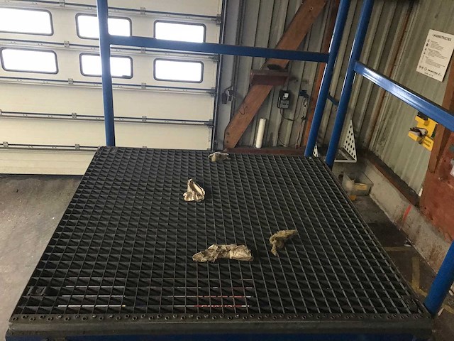 Vaste trap met bordes - afbeelding 1 van  5