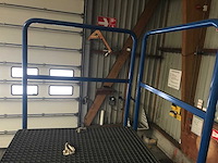 Vaste trap met bordes - afbeelding 2 van  5