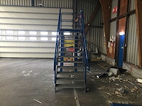 Vaste trap met bordes - afbeelding 3 van  5