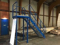 Vaste trap met bordes - afbeelding 4 van  5