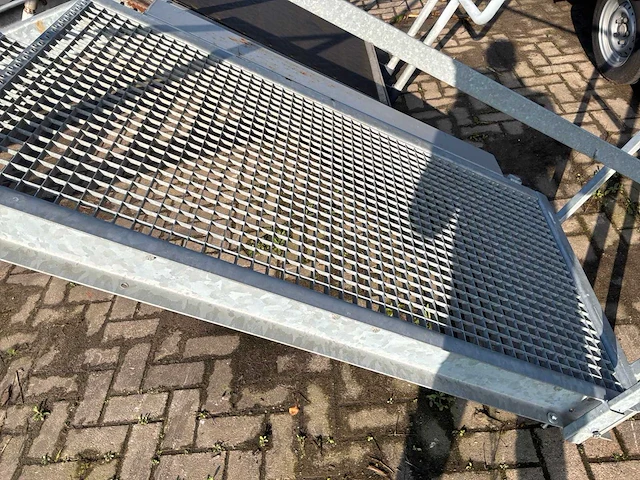 Vaste trap met bordes - afbeelding 2 van  10