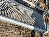 Vaste trap met bordes - afbeelding 2 van  10