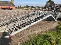 Vaste trap met bordes - afbeelding 3 van  10