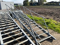 Vaste trap met bordes - afbeelding 5 van  10