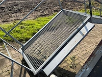 Vaste trap met bordes - afbeelding 7 van  10