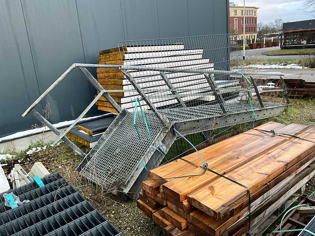 Vaste trap (staal) - afbeelding 2 van  3