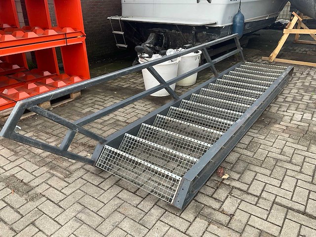 Vaste trap - afbeelding 1 van  4