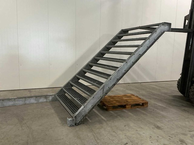 Vaste trap - afbeelding 1 van  8