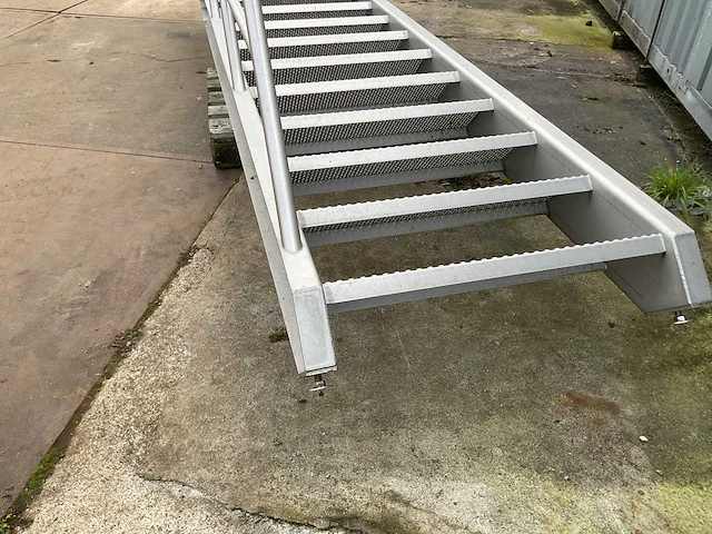 Vaste trap - afbeelding 5 van  5