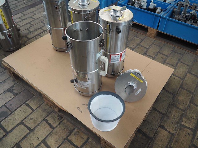 Vat - cleanroom stofzuigers (4x) - afbeelding 1 van  2
