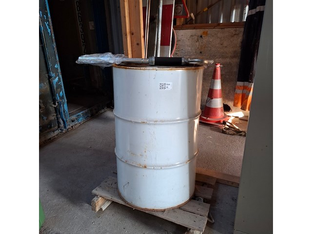Vat a 205 liter hydrauliek olie recol / voler, 46 - afbeelding 1 van  2