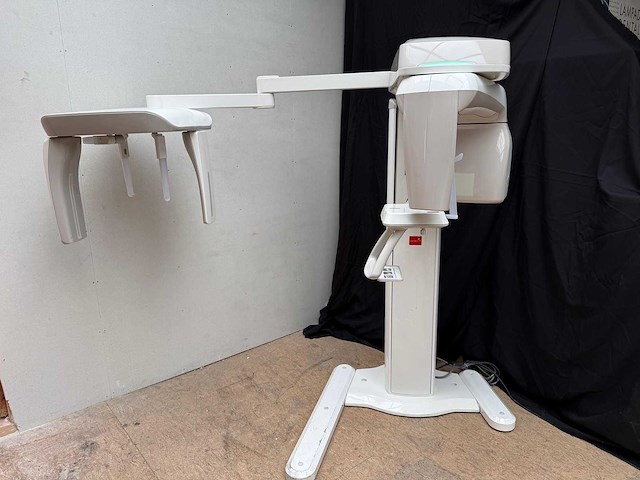 Vatech - pch-2500 - dental panoramic x-ray system (opt/opg) - 2012 - afbeelding 2 van  8