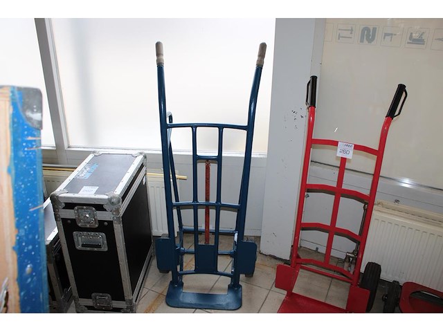 Vatenwagen met draaibare as. - afbeelding 1 van  2