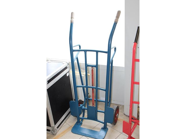 Vatenwagen met draaibare as. - afbeelding 2 van  2