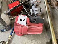 Vatpomp en hydrauliekslangen - afbeelding 2 van  5