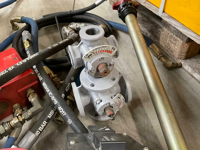 Vatpomp en hydrauliekslangen - afbeelding 4 van  5