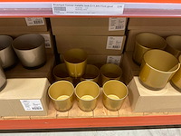 Vazen, bloempotten, cilinders - afbeelding 11 van  20