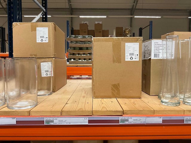 Vazen, bloempotten, cilinders - afbeelding 16 van  20