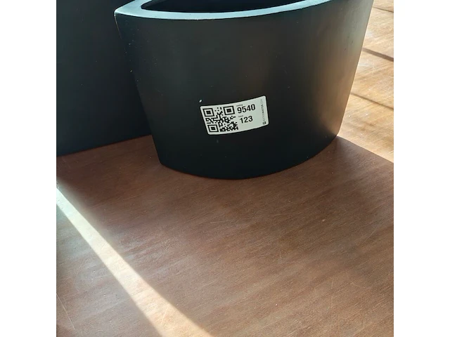 Vazen en decoratie, zwart - afbeelding 3 van  3